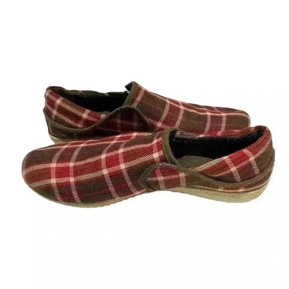Patagonia Red and Brown Slip Ons Size 8 1/2 - Picture 1 of 5